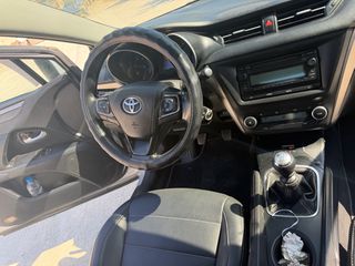 Toyota Avensis 2016 1.600-thumb-7