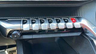 Peugeot 3008 2021 1.5 BLUEHDI 130 EAT8-thumb-21