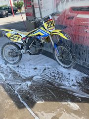 Suzuki RMZ 250 2005 RMZ250-thumb-1