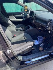 volvo xc40 t4-thumb-2
