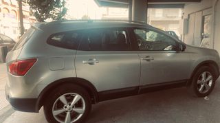 Nissan Qashqai+2 2009-thumb-2