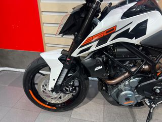 KTM 250 Duke 2019-thumb-16