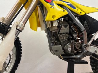 Suzuki RM-Z 250 2005-thumb-7