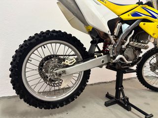 Suzuki RM-Z 250 2005-thumb-16