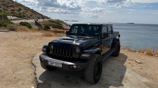 Jeep Gladiator 2022 80th Anniversary Edition