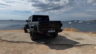 Jeep Gladiator 2022 80th Anniversary Edition-thumb-12