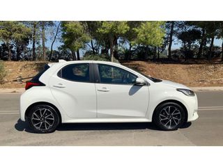 Toyota Yaris 2022 STYLE-thumb-5