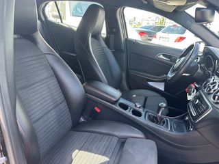 Mercedes-Benz GLA 180 2019 AMG Edition-thumb-10