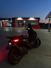 Piaggio Beverly 400 2022-thumb-1