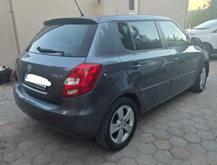 Skoda Fabia 2013-thumb-1