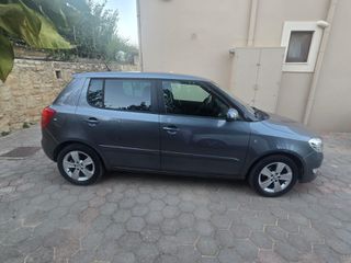 Skoda Fabia 2013-thumb-5