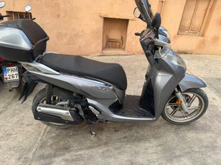 Honda SH 300i 2017-thumb-1
