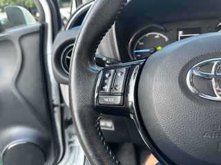 Toyota Yaris 2019 HYBRID AUTOMATIC NAVI CAMERA-thumb-32
