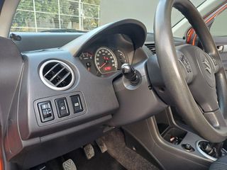 Suzuki Swift 2005 1.3 GLA 92HP-thumb-23