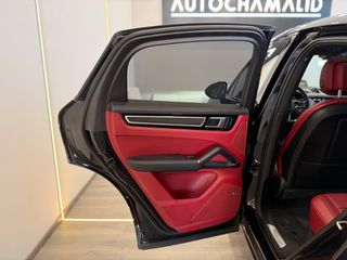 Porsche Cayenne 2022 E-HYBRID COUPE Sport Design• Bose • Carbon Steering • Pano-thumb-41