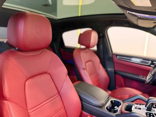 Porsche Cayenne 2022 E-HYBRID COUPE Sport Design• Bose • Carbon Steering • Pano-thumb-38