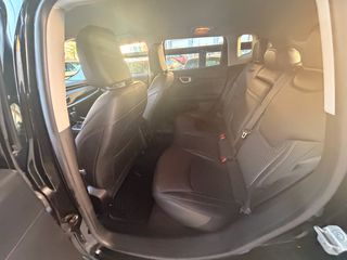 Jeep Compass 2023 1.3 T4 4xe Plug-in Hybrid Limited-thumb-8