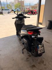Piaggio Beverly 400 2025-thumb-2