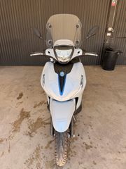 Piaggio Beverly 400 2025-thumb-3