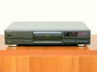 CD PLAYER Technics SL-PG390