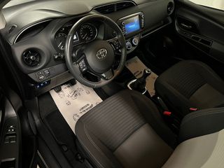 Toyota Yaris 2017 1.5cc•110hp•Navi•Camera•Bleutooth•-thumb-9