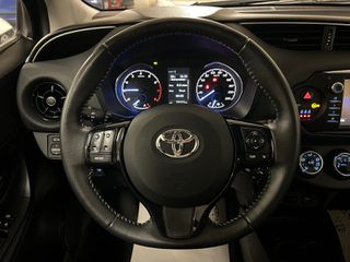 Toyota Yaris 2017 1.5cc•110hp•Navi•Camera•Bleutooth•-thumb-10