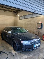 Audi A4 2004 A4ήs4-thumb-2