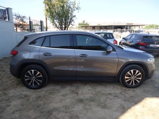 Mercedes-Benz GLA 250 2023 GLA 250E-thumb-2