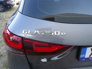 Mercedes-Benz GLA 250 2023 GLA 250E-thumb-18