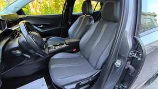 Peugeot 2008 2020 1.2 PURETECH 130 ALLURE-thumb-14