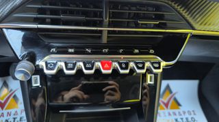 Peugeot 2008 2020 1.2 PURETECH 130 ALLURE-thumb-16