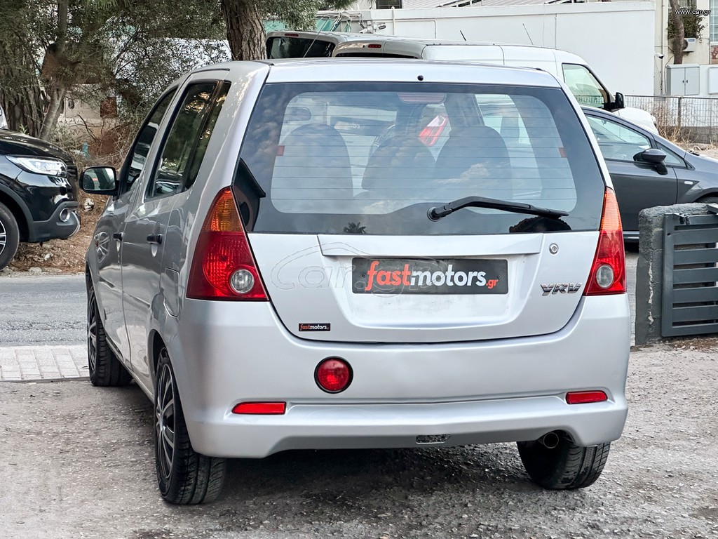 Daihatsu YRV thumbnail 5