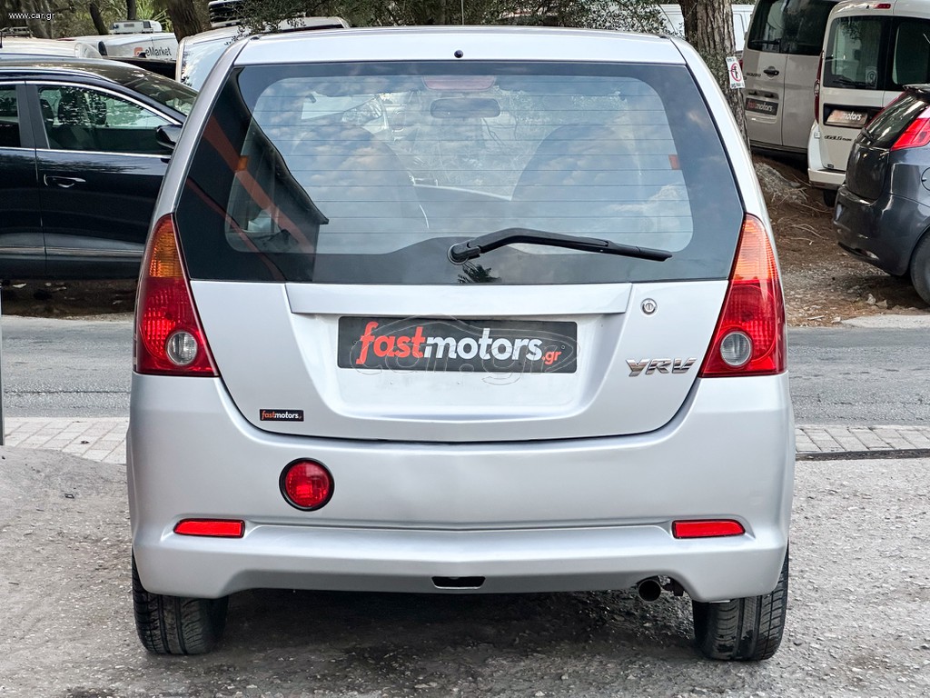 Daihatsu YRV thumbnail 6