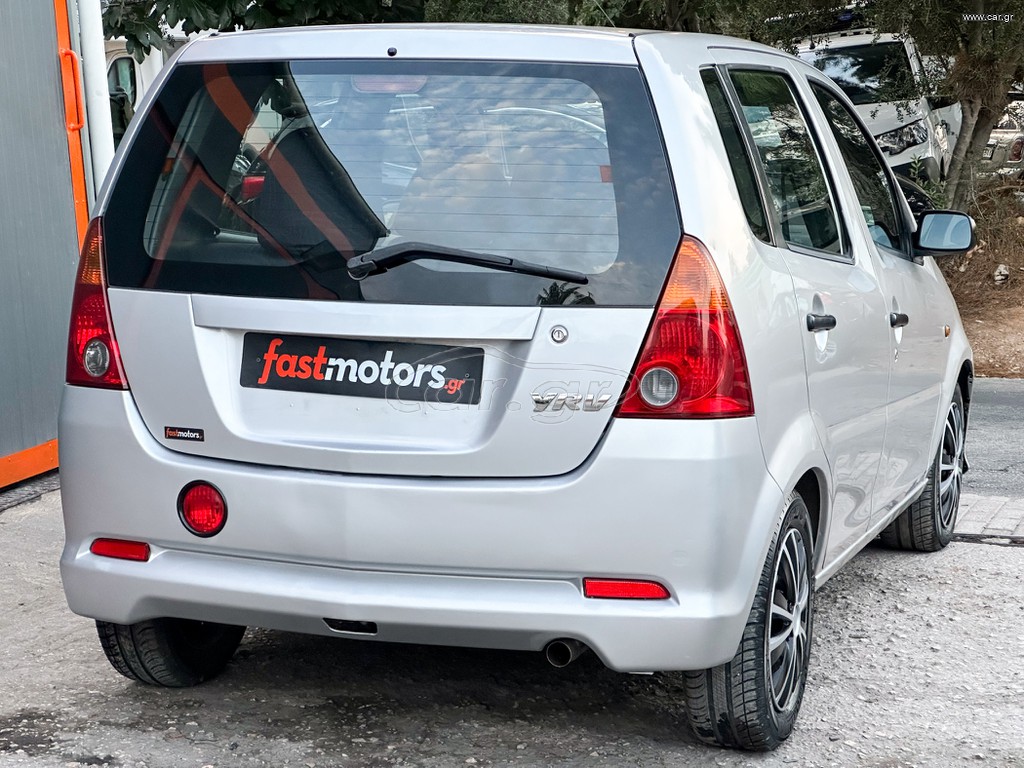 Daihatsu YRV thumbnail 7