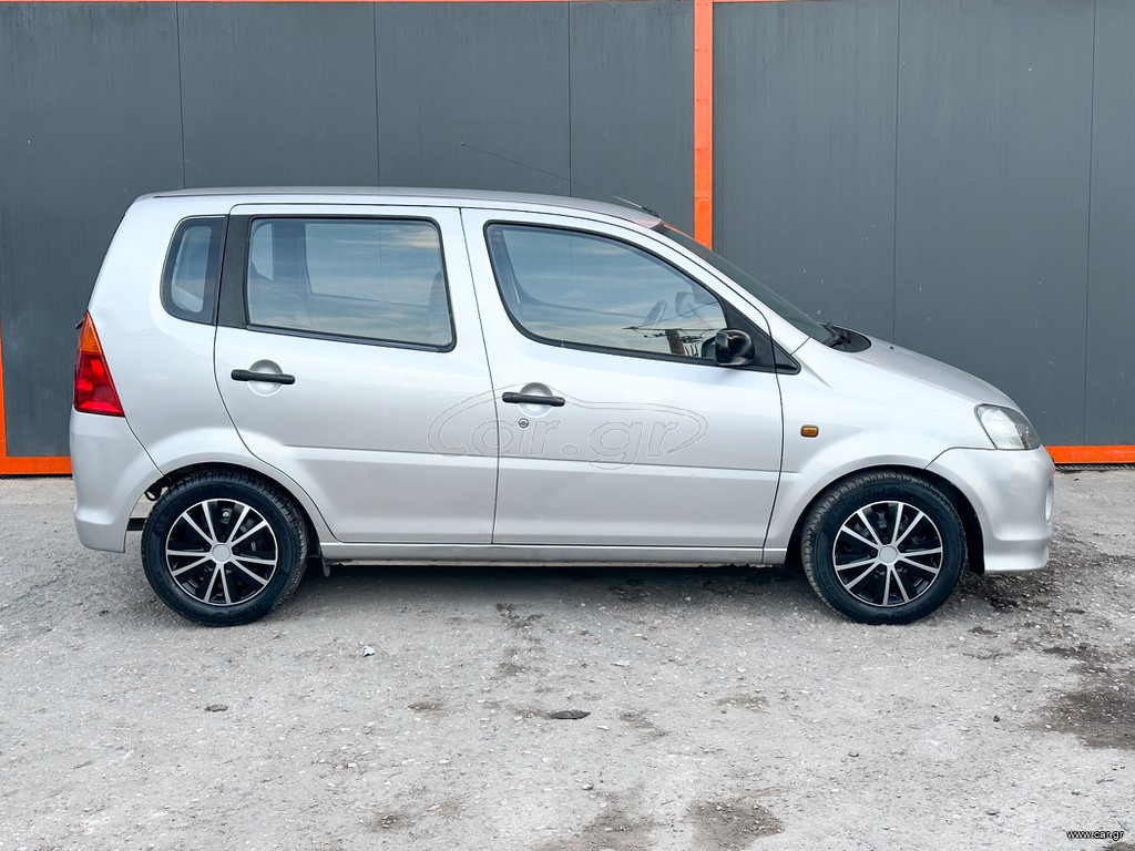 Daihatsu YRV thumbnail 9