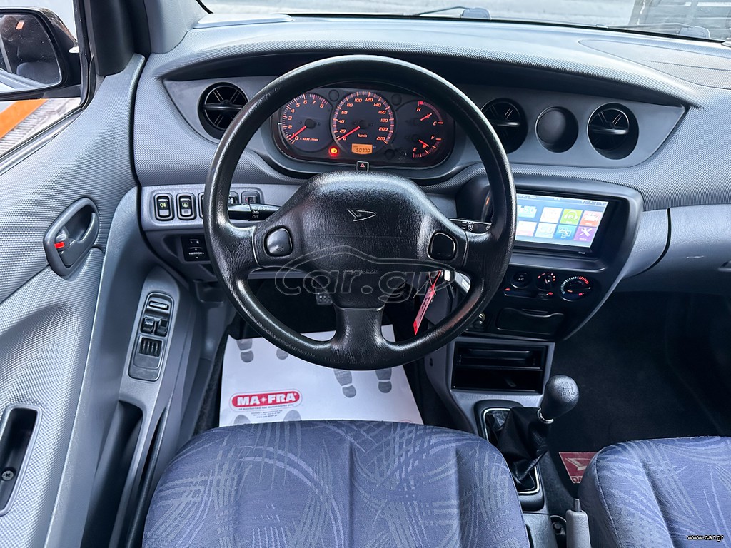 Daihatsu YRV thumbnail 18