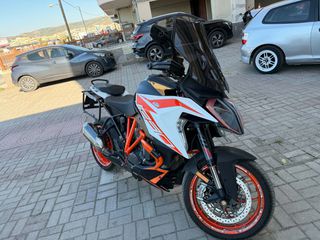 KTM 1290 Super Duke GT 2019