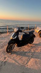 Piaggio Beverly 300 2016 police-thumb-2
