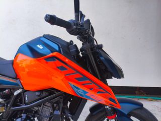 KTM 125 Duke 2025 KTM Duke125 (2025) με 3.660 χλμ-thumb-3