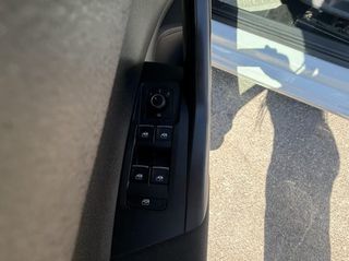 Volkswagen Polo 2017-thumb-10