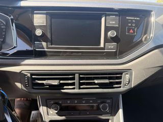 Volkswagen Polo 2017-thumb-18