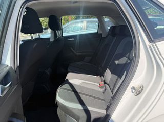 Volkswagen Polo 2017-thumb-23