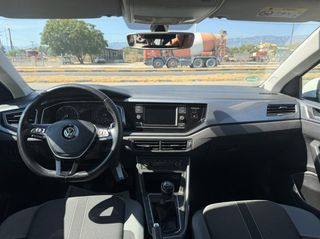 Volkswagen Polo 2017-thumb-11