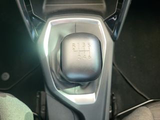 Peugeot 2008 2021 ACTIVE PLUS 1.200CC 100HP-thumb-9