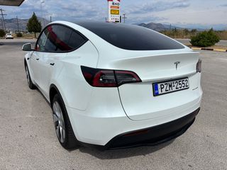 Tesla Model Y 2022 LONG RANGE DUAL MOTOR-thumb-6