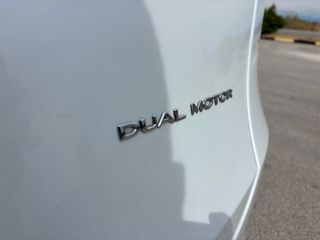 Tesla Model Y 2022 LONG RANGE DUAL MOTOR-thumb-9