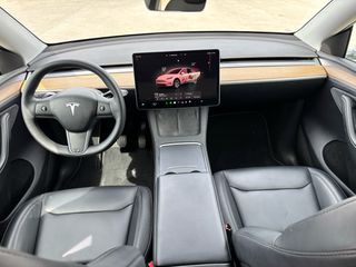Tesla Model Y 2022 LONG RANGE DUAL MOTOR-thumb-10
