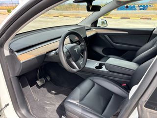 Tesla Model Y 2022 LONG RANGE DUAL MOTOR-thumb-13