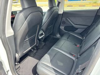 Tesla Model Y 2022 LONG RANGE DUAL MOTOR-thumb-15