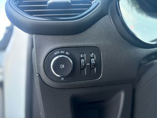 Opel Crossland (X) 2017-thumb-12